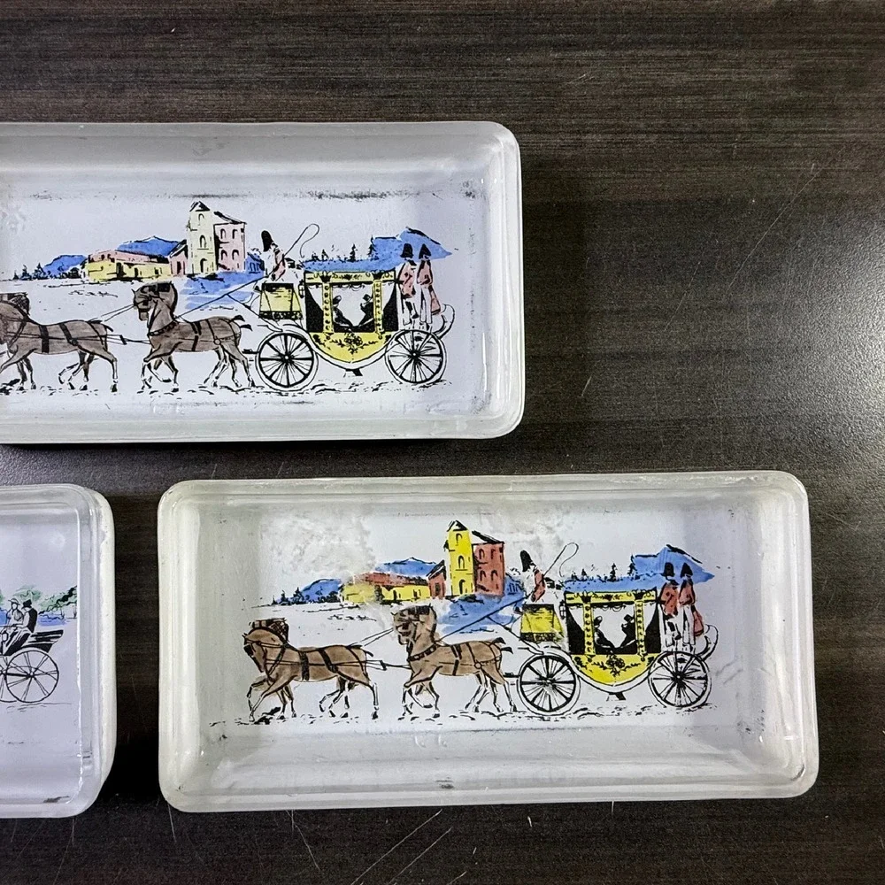 Vintage‎ Glass Dresser Trays Set of 4 Horse Drawn Carriage Trinket Dishes